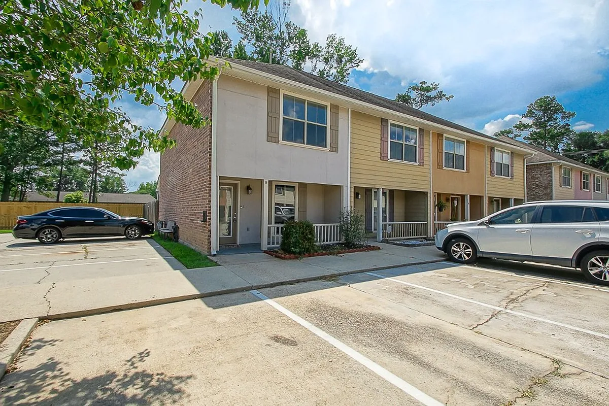 Building Photo - 13080 Burgess Ave #8