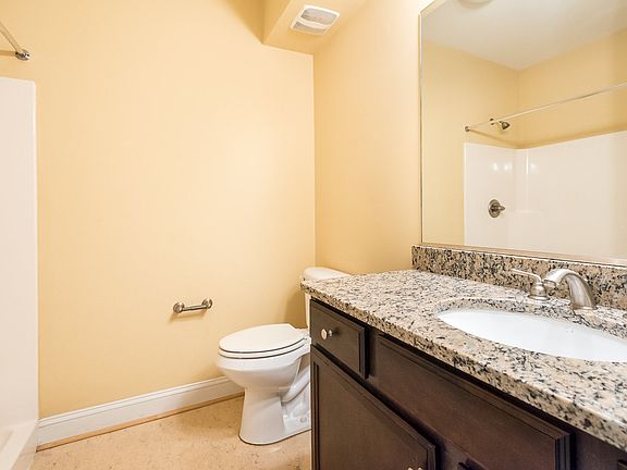5th image of 213 E Grace St APT 203