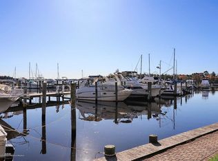 202 Spinnakers Cv SUITE 202R, Toms River, NJ 08753