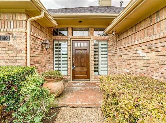 2nd image of 1509 Eden Valley Ln