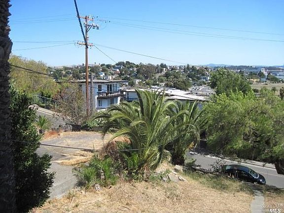 4th image of 404 Hichborn St