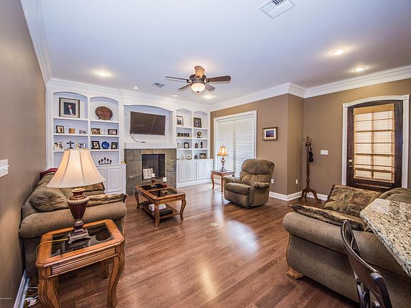 4th image of 8932 Vermilion Lakes Dr