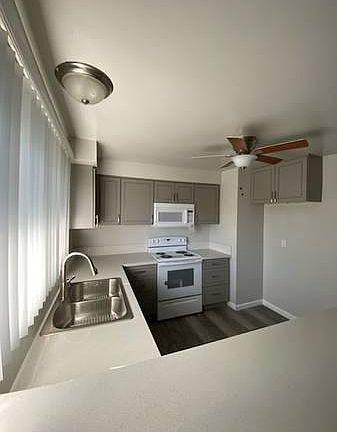 3rd image of 9919 De Soto Ave #4