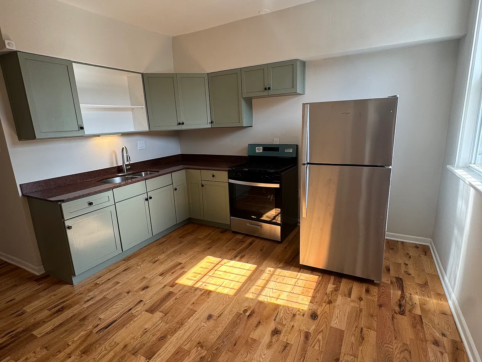 11250 S Vernon Ave — Photo 3