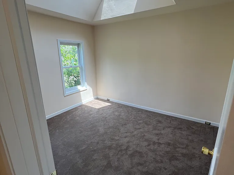 1021 W Seneca St — Photo 11