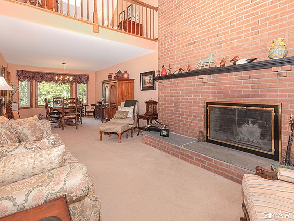 4th image of 35 Woodbury Hill #35