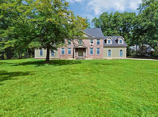 118 Oakland Dr, East Brookfield, MA 01515