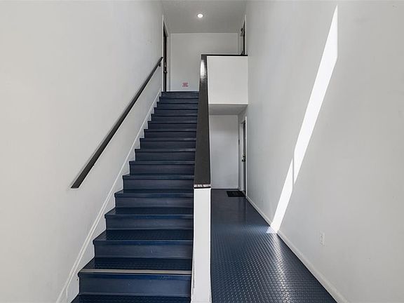 3rd image of 525 Conway Rd APT 202