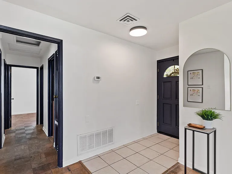 165 Antigua Dr — Photo 4