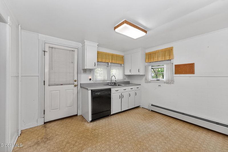 5th image of 57 Willowbrook Avenue