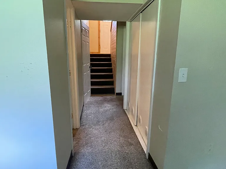807 N Clark Ave — Photo 2