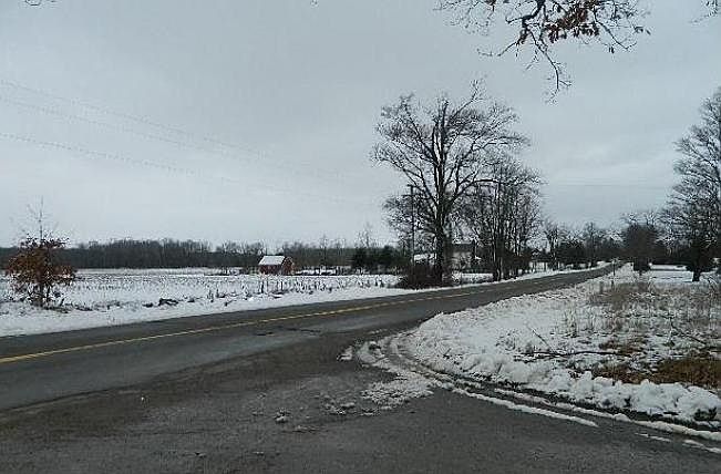 2nd image of 3333 Brogan Rd