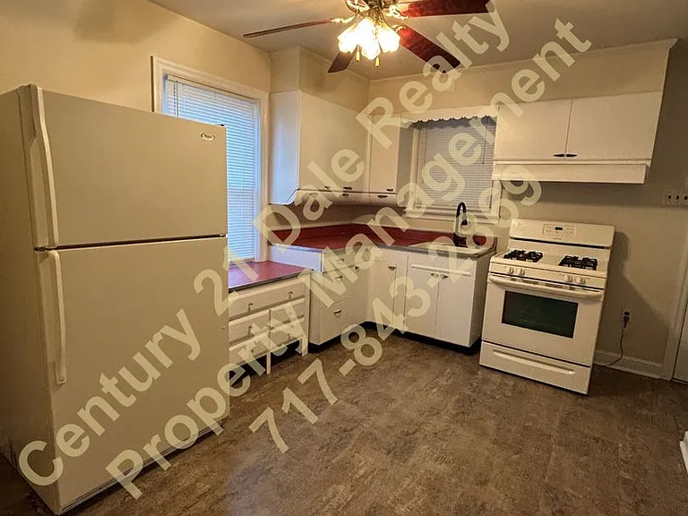 1627 Filbert St — Photo 3