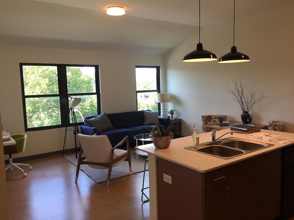 Living Room/Kitchen