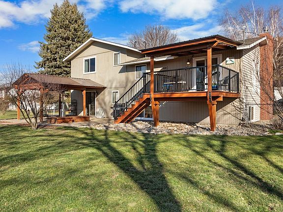 5th image of 1122 S Henry Rd