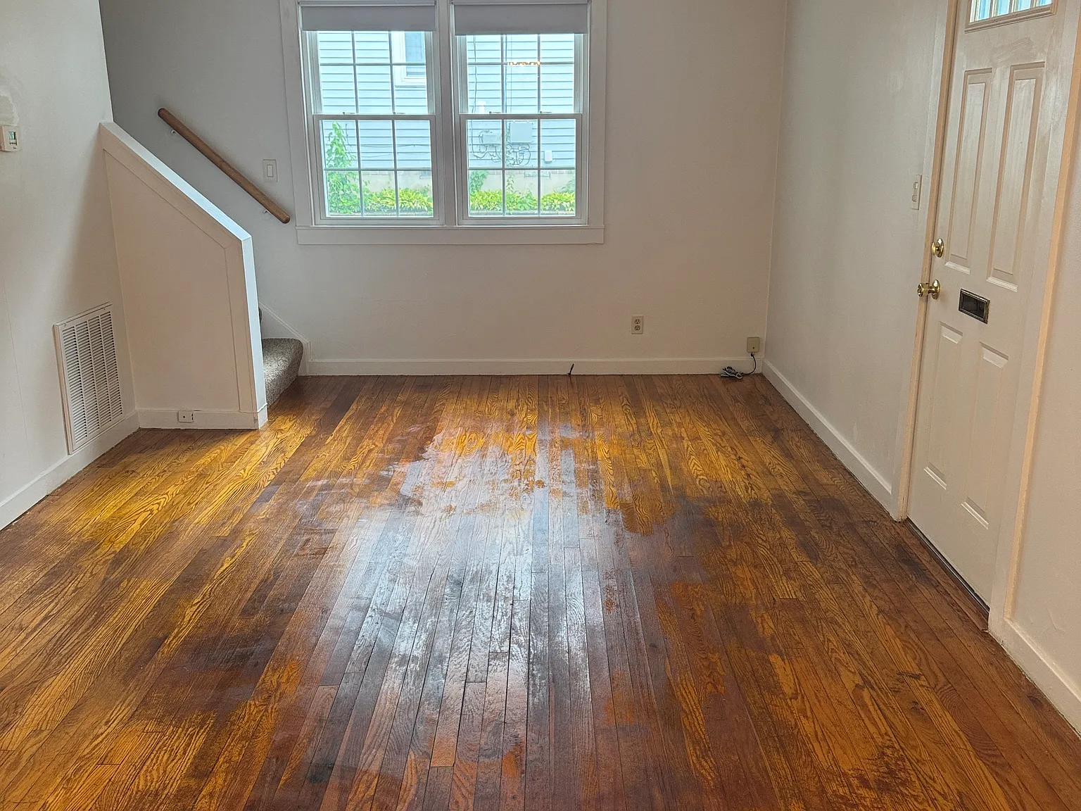 3 bed, 1100 sqft, $2,195 — Photo 4