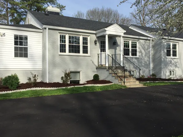 2177 Chain Bridge Rd, Vienna, VA 22182