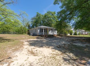 1004 McDonald Ave, Hamlet, NC 28345