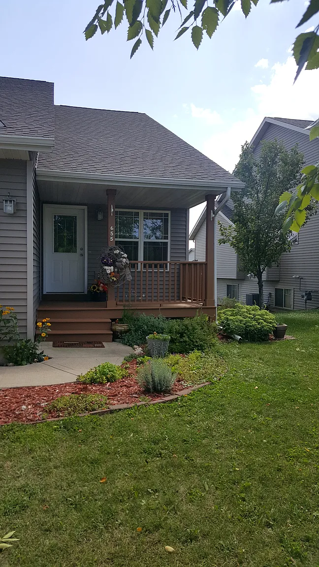 655 Garfield Ave photo 1