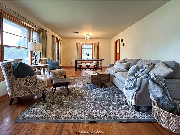 4th image of 402 W Mustang St