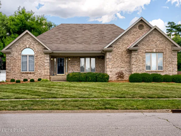 1421 Twin Ridge Rd, Lyndon, KY 40242