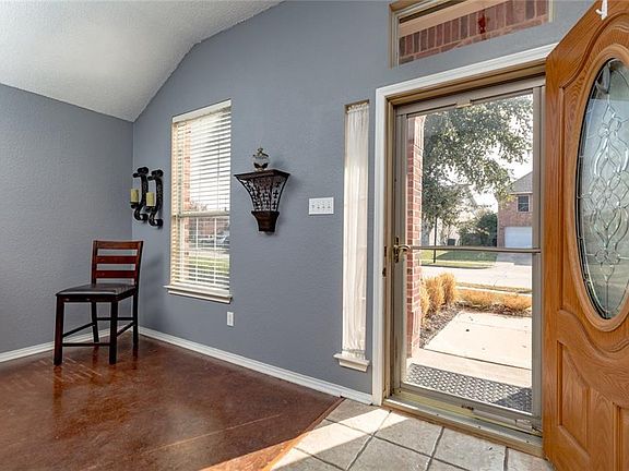 3rd image of 2201 Bolivar Dr