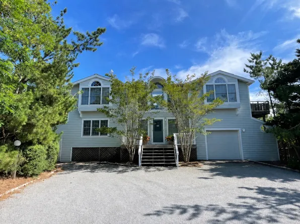 405 Dune Rd, Westhampton Beach, NY 11978