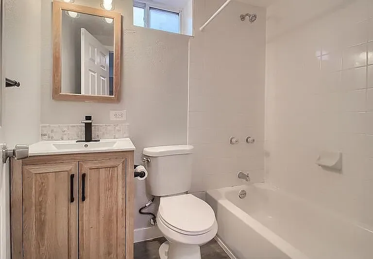 1736 King St #B — Photo 8