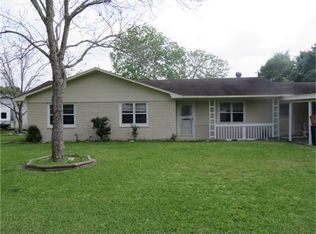 1905 Wayne St, El Campo, TX 77437