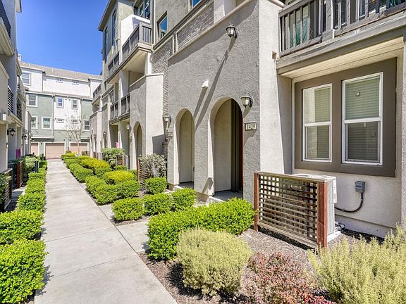 4th image of 1425 Lavender Loop