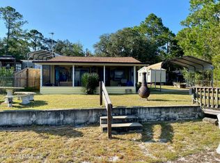 114 E Hillside Dr, Hawthorne, FL 32640