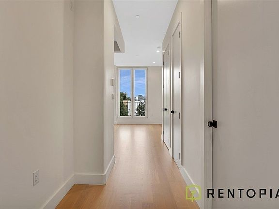 5th image of 420 Tompkins Ave #331