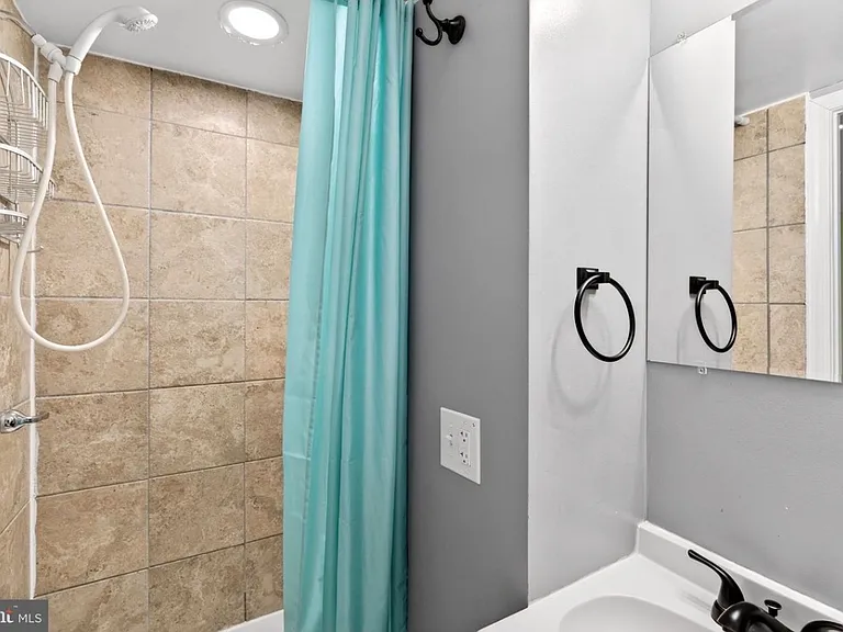 2225 Ellen Ave — Photo 18