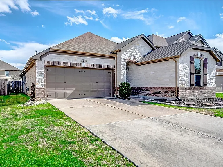 6718 Madison Heights Ct — Photo 2