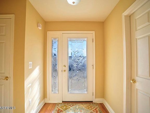 2nd image of 3214 Beachview Dr