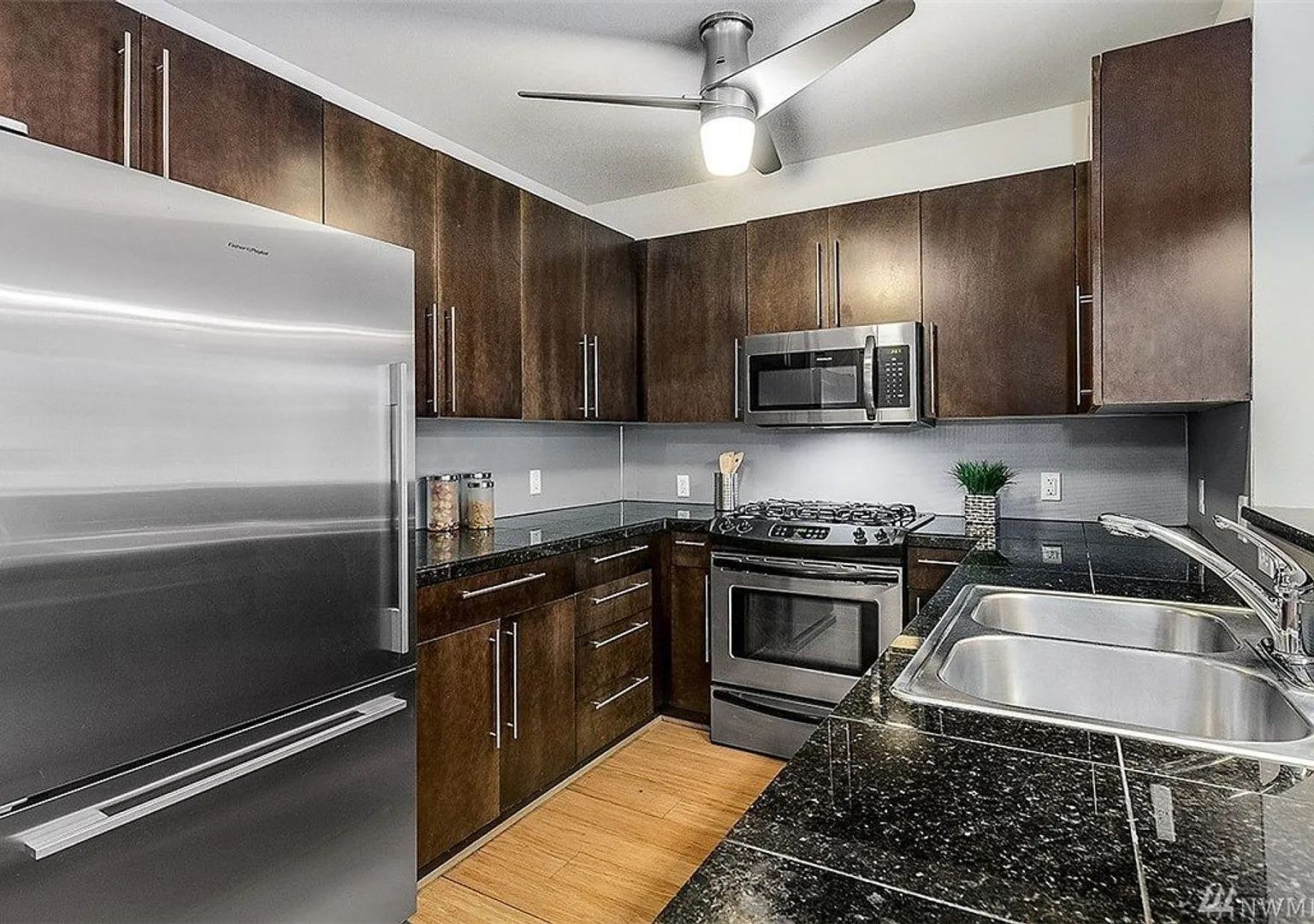 Meritage Condos - Capitol Hill — Photo 4