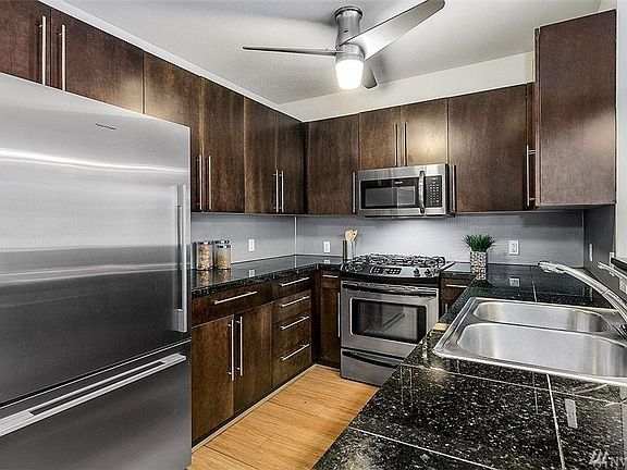 4th image of 124 Bellevue Ave E Unit 303