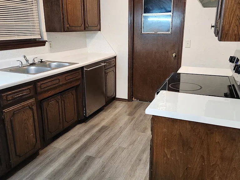 216 Klondike Dr — Photo 9