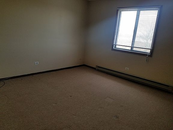 4th image of 22405 Thomas Dr APT 3N