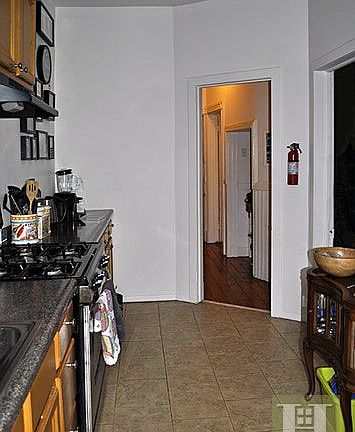 3rd image of 353 7th Ave #2