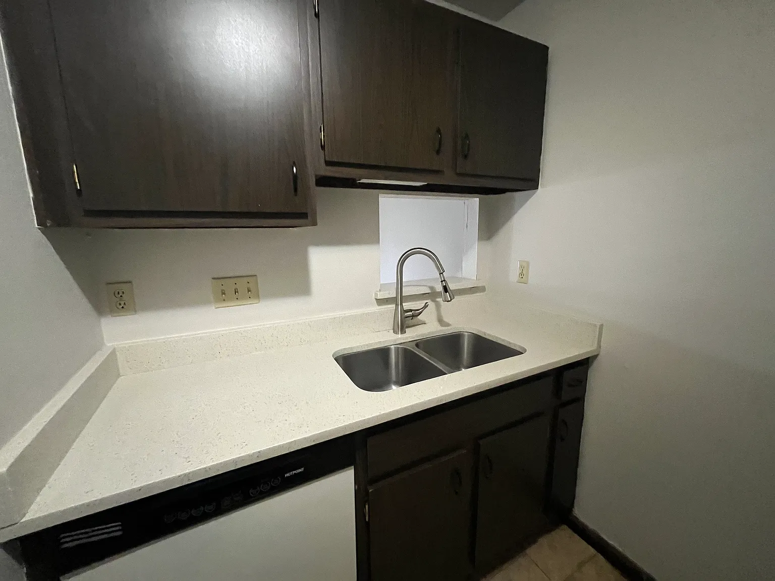 2 bed, 1.5 bath, 1000 sqft, $1,275 — Photo 4