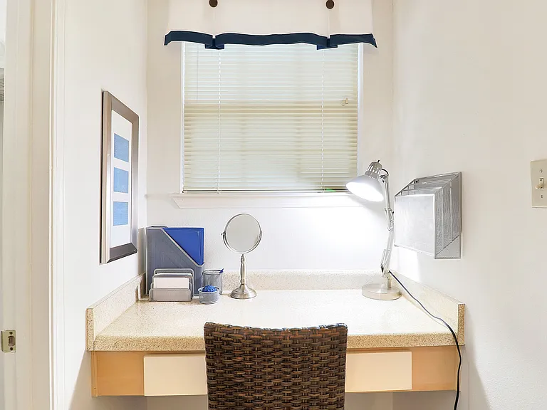The Grove at Pleasant Valley Apartment Homes — Photo 9