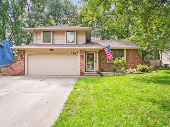 9452 Lincoln Ave, Clive, IA 50325