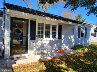 69 Oak Ave, Bellmawr, NJ 08031