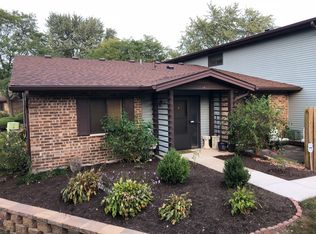 1560 Perry Ct APT B, Aurora, IL 60505