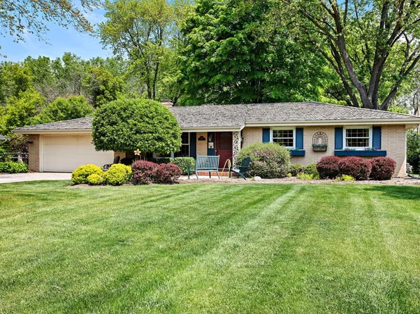 12540 Cardinal Crest DRIVE, Brookfield, WI 53005