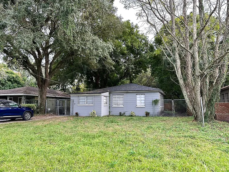 3607 Lindell Ave — Photo 1