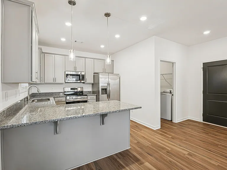 Quinn Residences at Dorchester Place — Photo 101