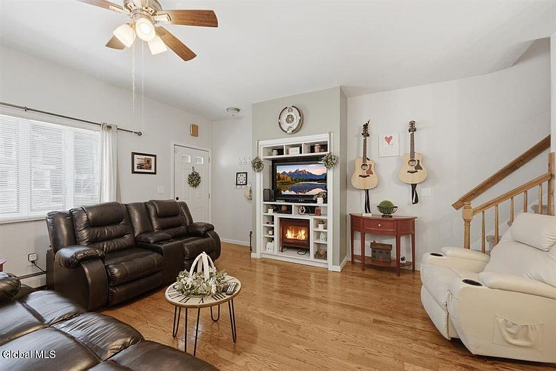 4th image of 78 3rd Avenue