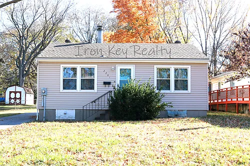 2201 S Claremont Ave Photo 1
